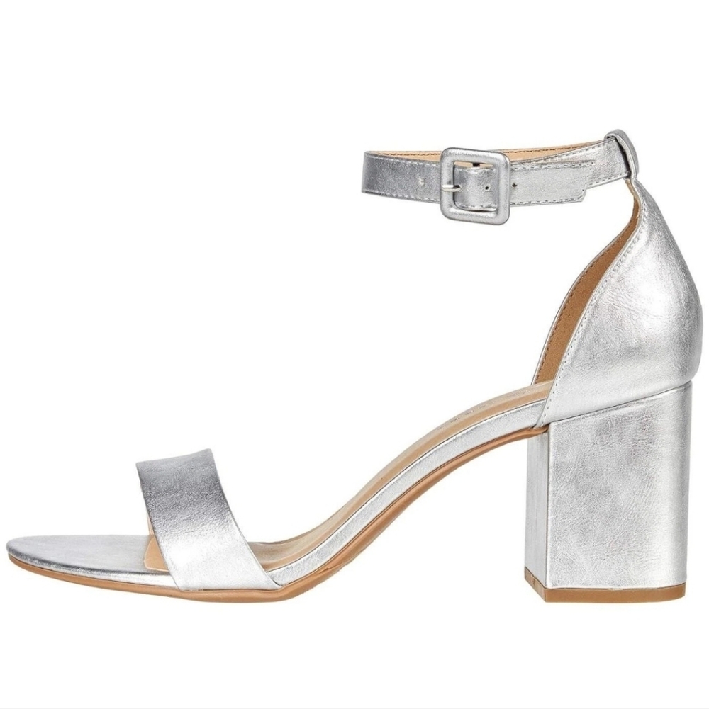 CL by Laundry Women Ankle Strap Pump Heels Jody Size 6.5M Moon Metallic Silver